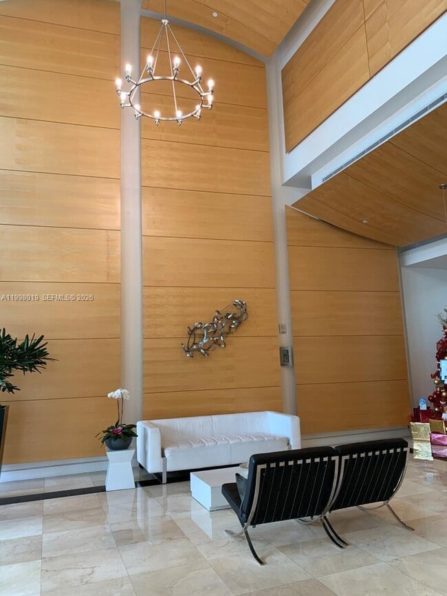 Building Photo - 350 NE 24th St