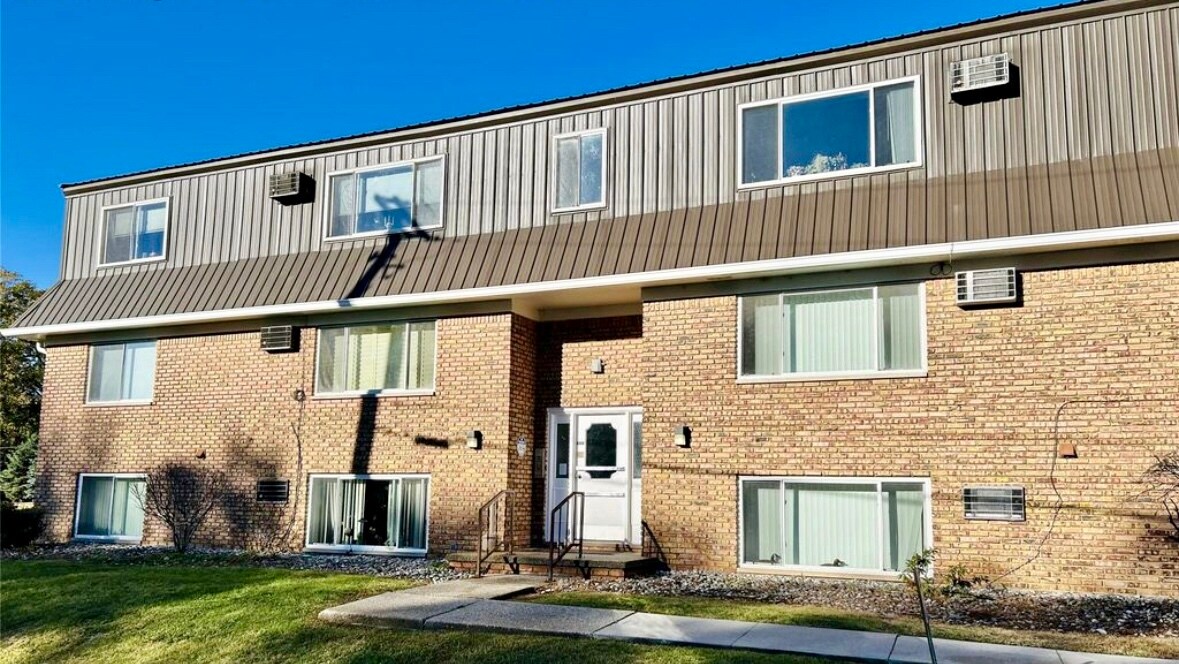 Building Photo - 1637 S Riverside Ave