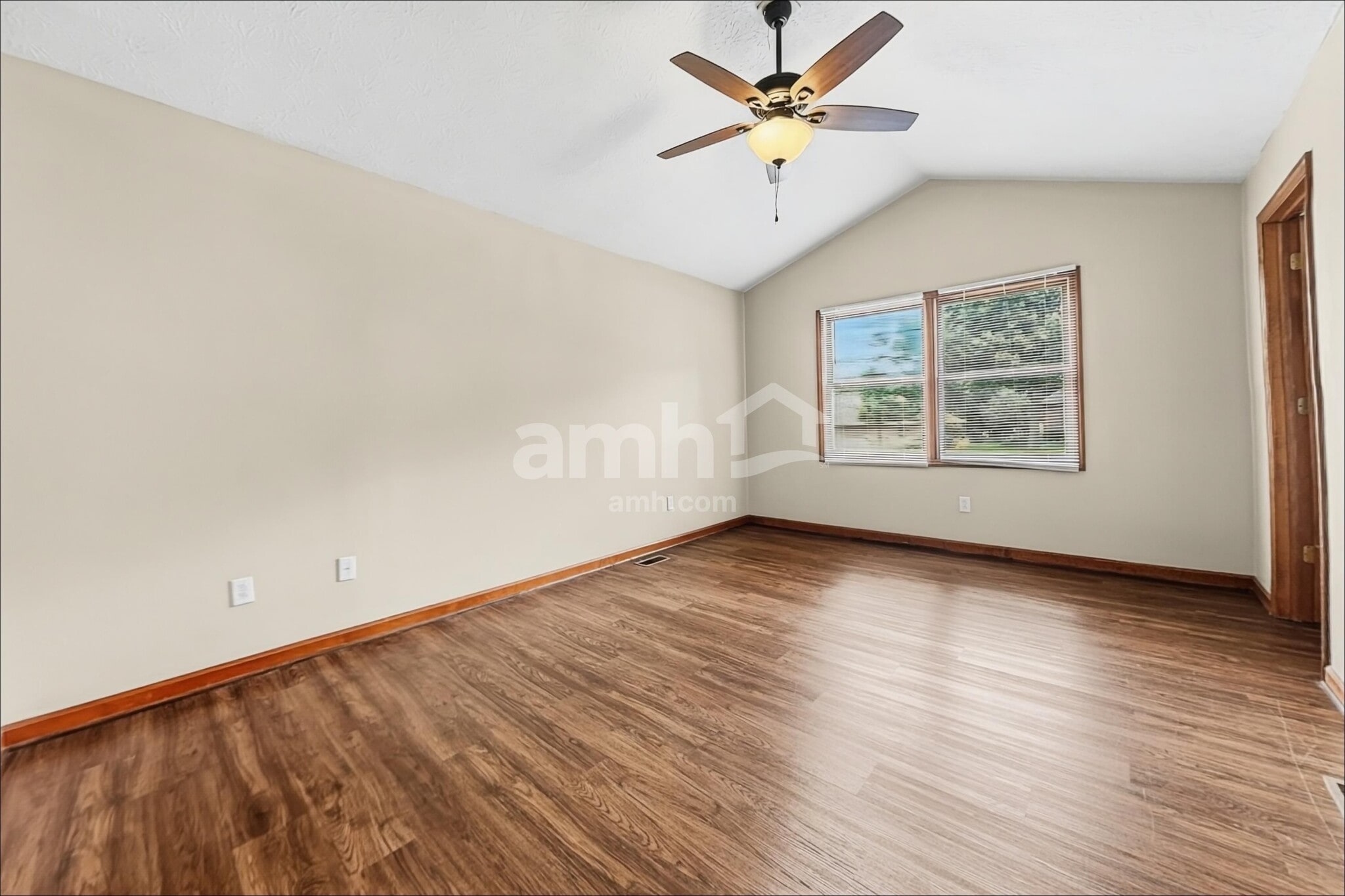 Building Photo - 1430 Belvo Estates Dr