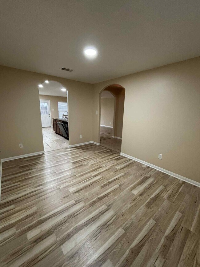 Building Photo - 10208 Wood Fern Ct