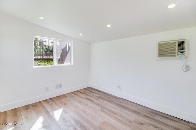 Building Photo - 6823 Castle Peak Dr