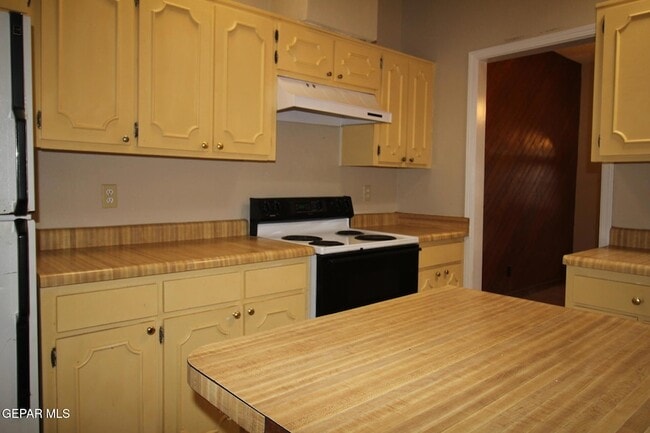 Building Photo - 10711 Ivanhoe Dr