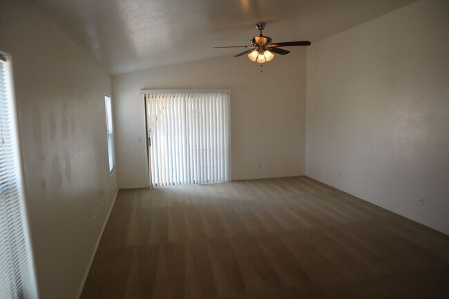 Building Photo - A Home You Have To See To Believe!!!