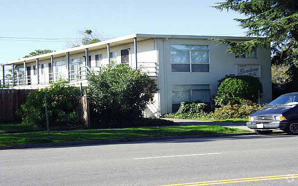 Building Photo - Broadway Street Apartments