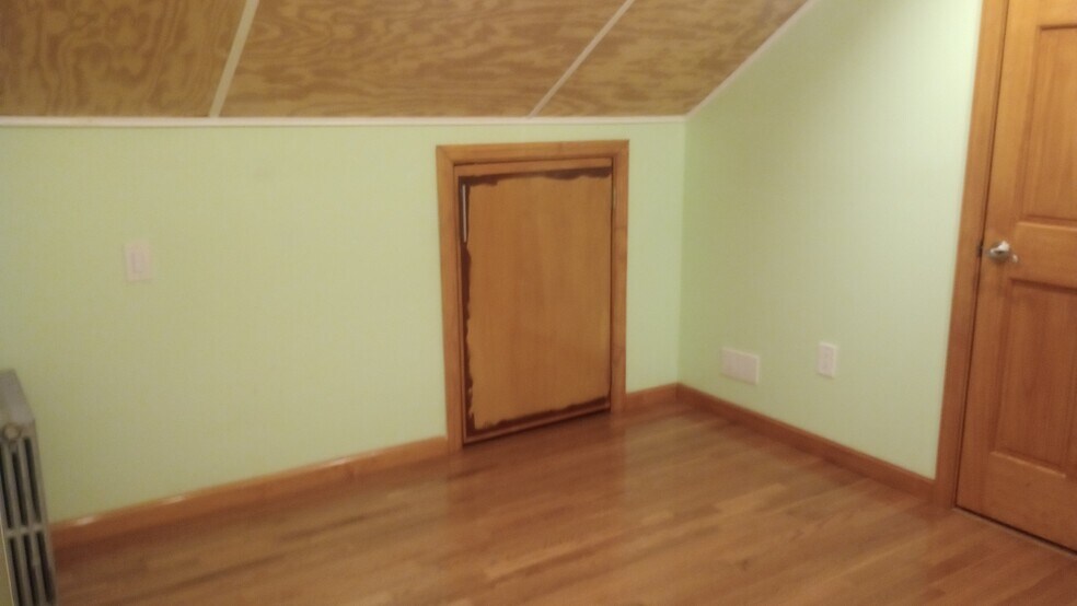 Building Photo - 12 Hillside Ave