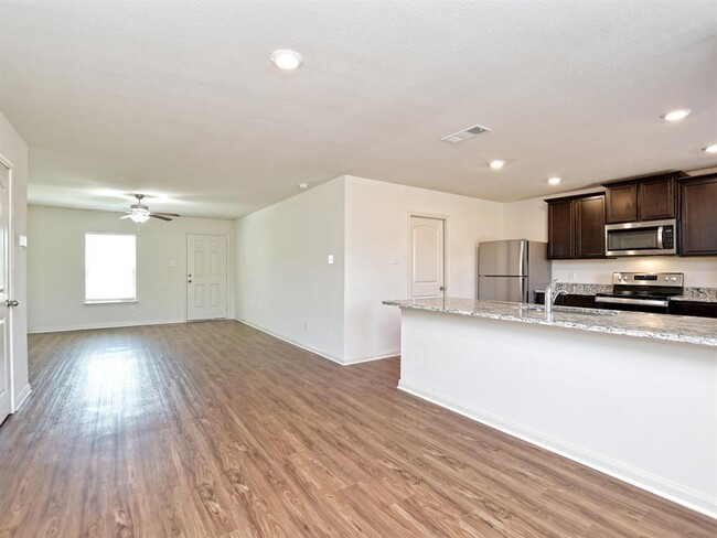 Building Photo - 341 Cres Park Dr