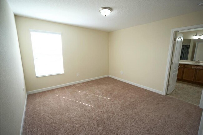 Building Photo - 2822 Lantern Hill Ave