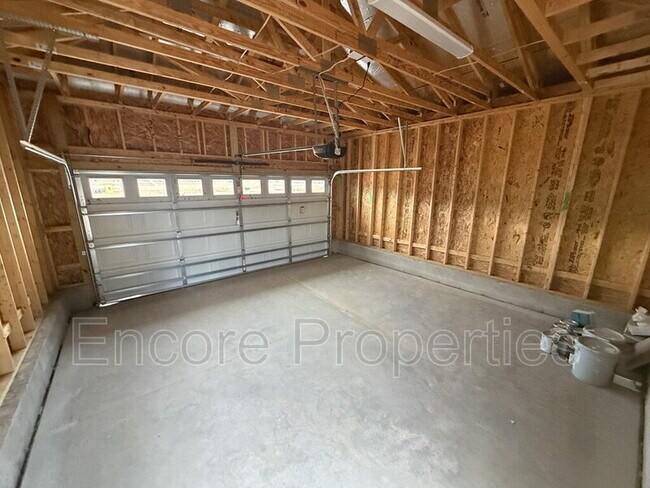 Building Photo - 67 Wandering Wy