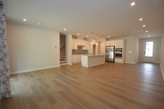 Building Photo - 7805 Sofiana Ave