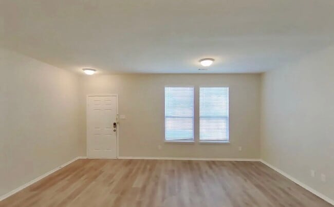 Building Photo - Charming 3-Bedroom Retreat Designed for Everyday Comfort