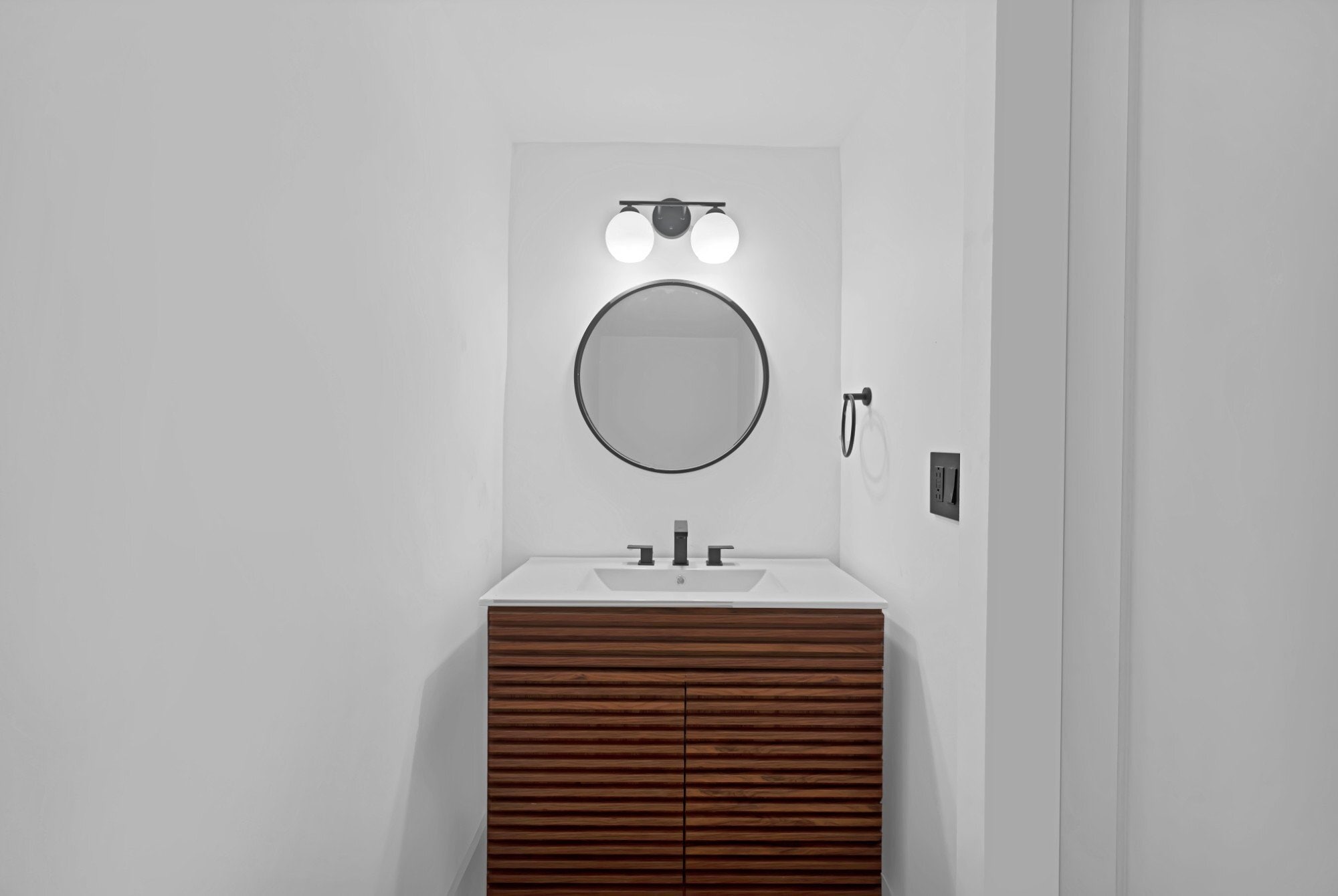 Building Photo - 13514 NE 23rd Pl