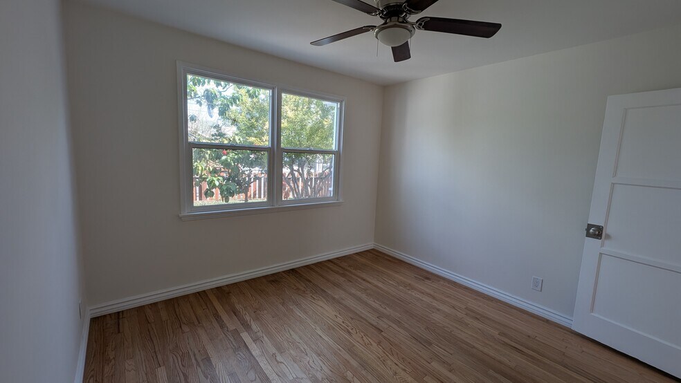 Building Photo - 312 W Olive St