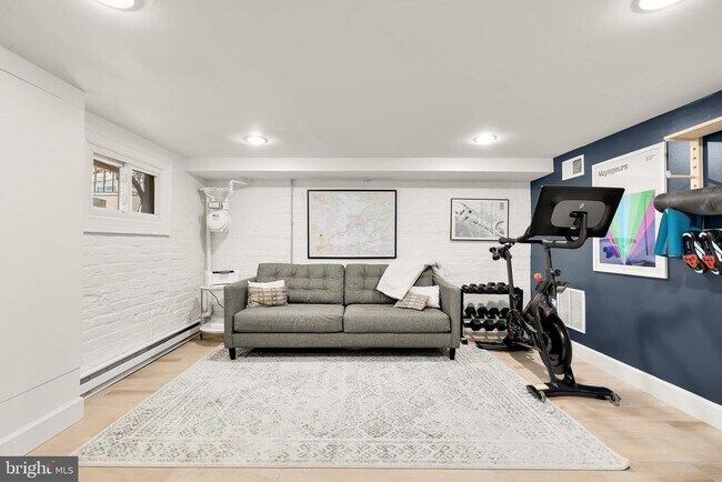 Building Photo - 407 Delafield Pl NW
