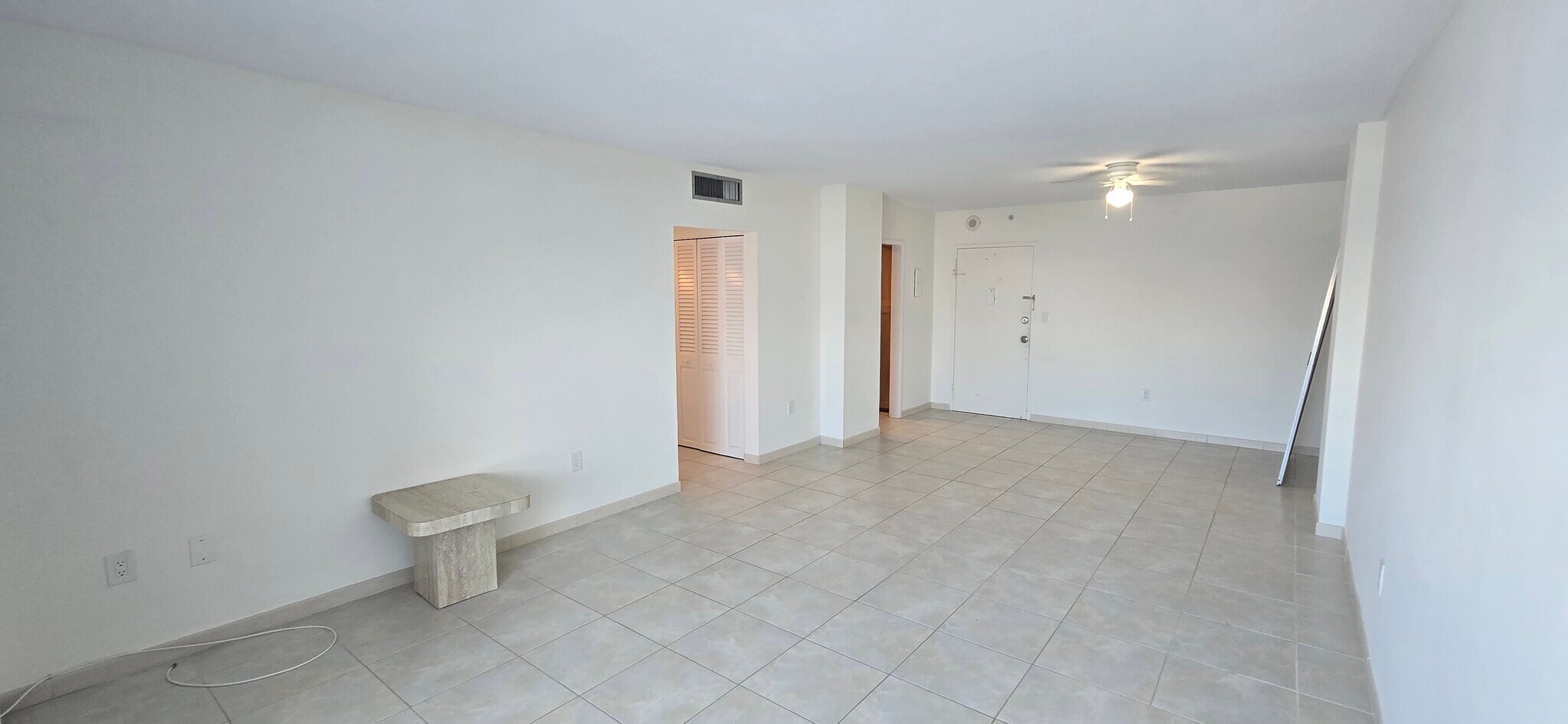 Building Photo - 400 Kings Point Dr