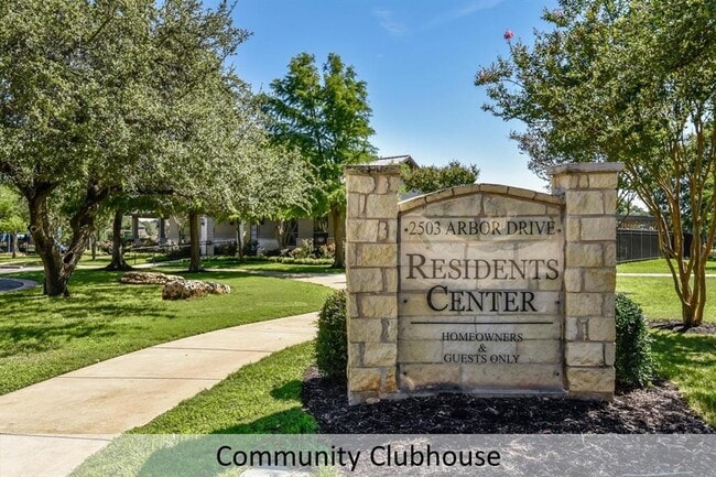 Building Photo - 2605 Salorn Way