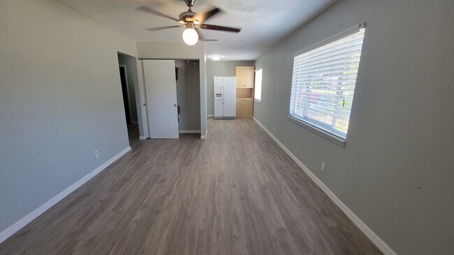 Building Photo - 617 59th Ave Dr W
