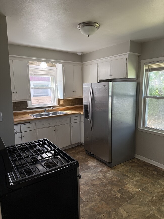Building Photo - 3909 N 70th St