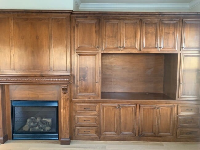 Building Photo - Move In Special: $250 Off First Month's Rent If Rented By 02/15/26! Luxurious Belvedere Condo Ava...