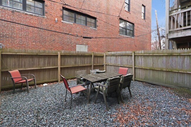 Building Photo - 135 Havre St