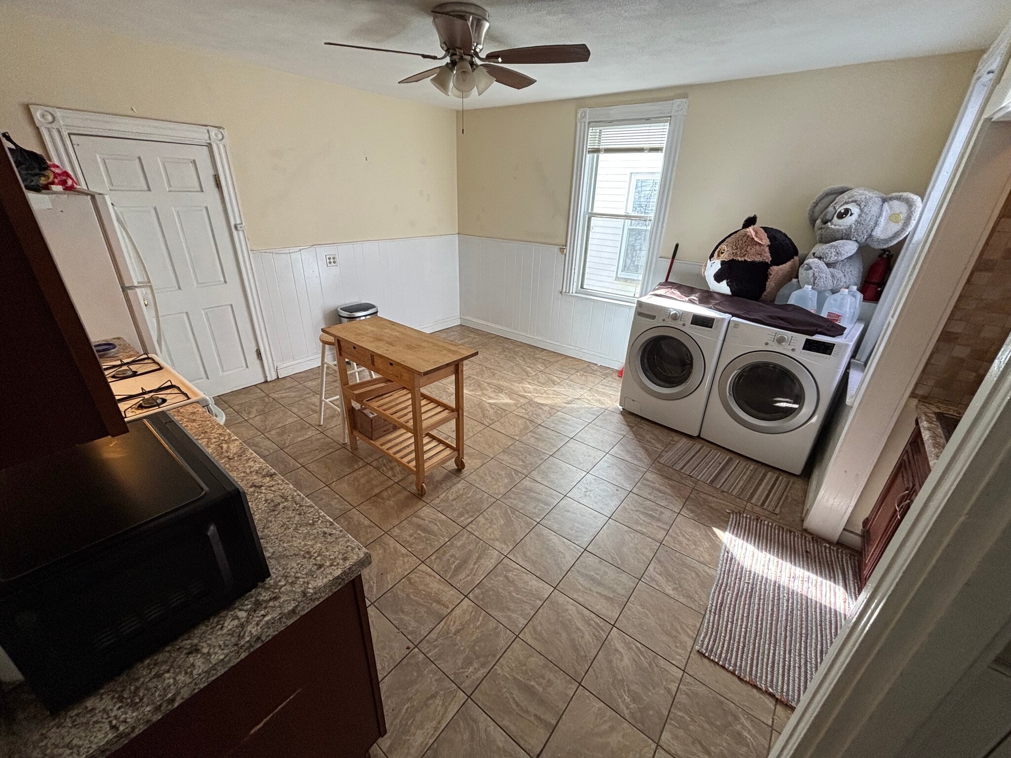 Unit 2 Kitchen - 234 Cypress St