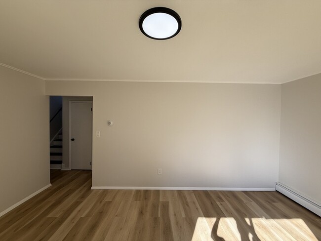Building Photo - 1243 Whelan Pl