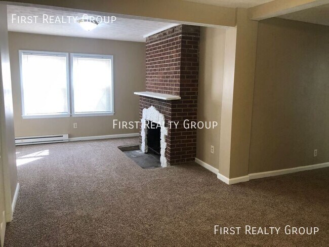 Building Photo - 330 Verona Rd