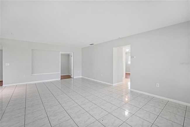 Building Photo - 1618 Hardwood Dr