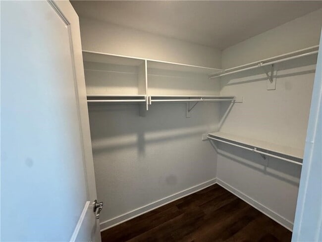 Building Photo - 4401 W Havana Ave