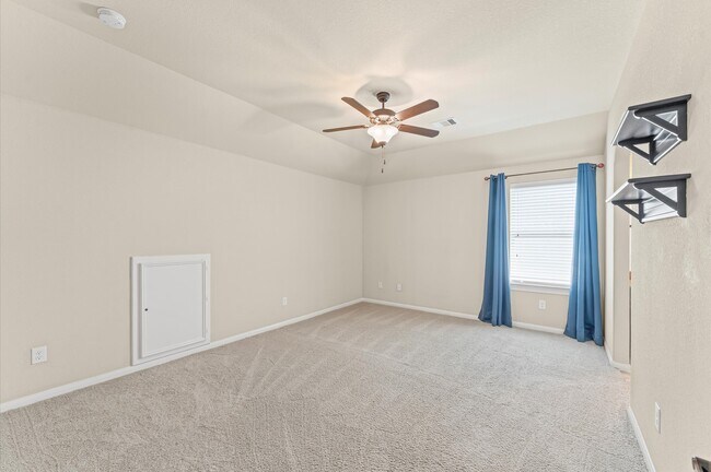 Building Photo - 10 Cayuga Pond Ct