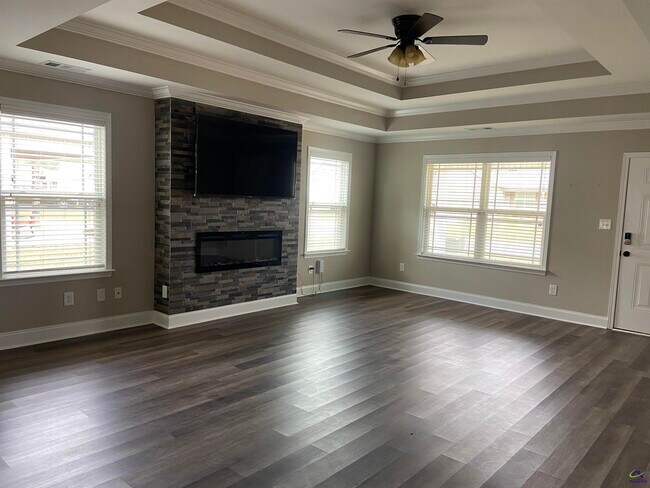 Building Photo - 315 Lasso Drive