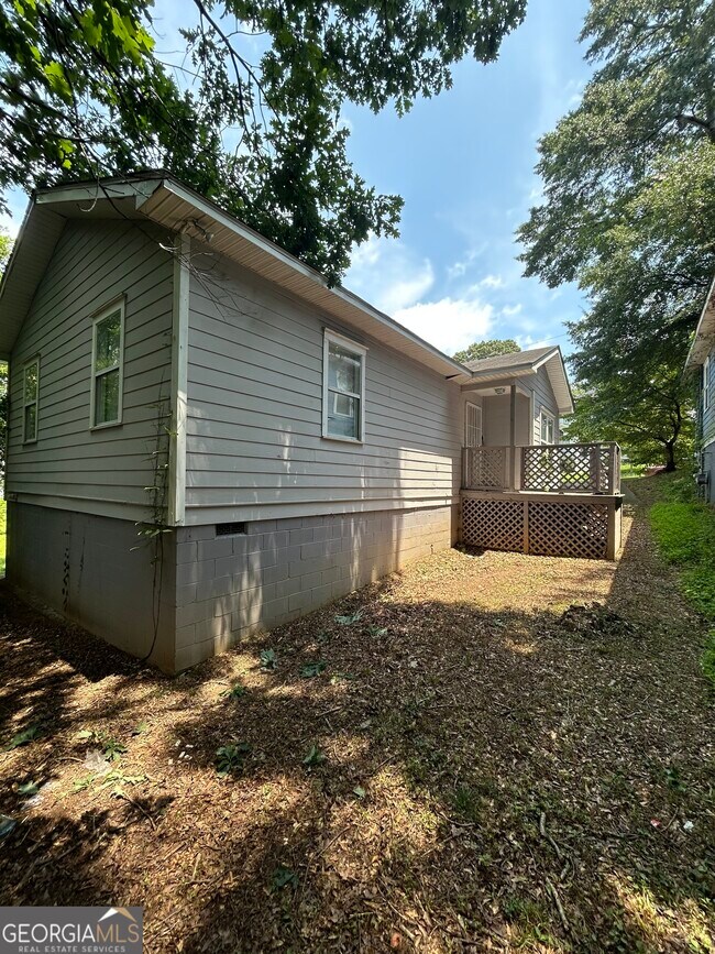 Building Photo - 1173 Moton Ave SW