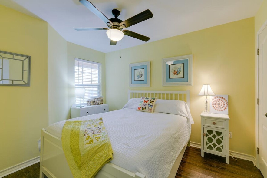 Building Photo - 1509 Oak Harbor Dr