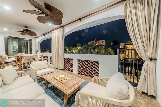 Building Photo - 2430 Castilla Isle