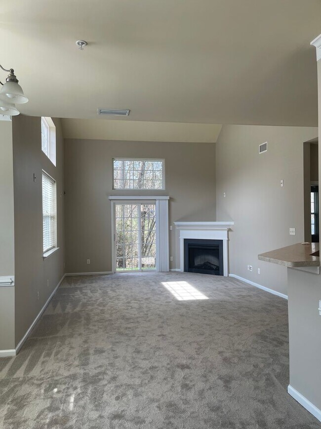 Building Photo - 1201 Rustads Cir