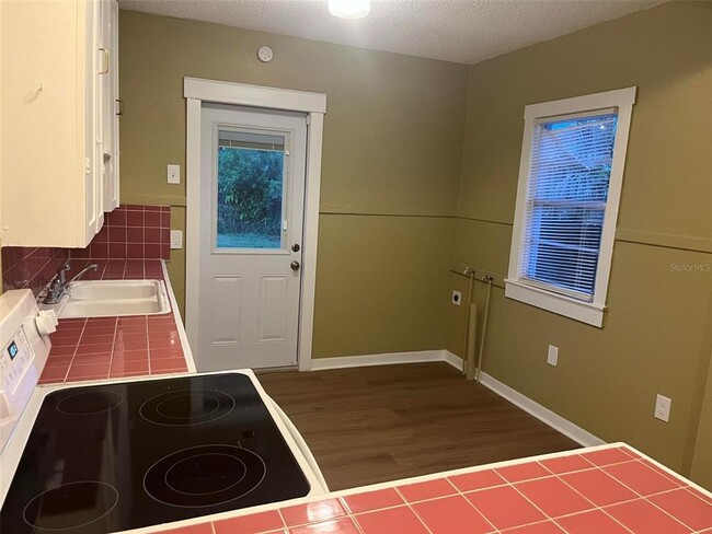 Building Photo - 2013 Oceanview Pl
