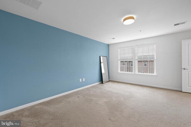 Building Photo - 110 Topaz Dr