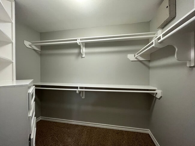 Building Photo - 2901 Dante Dr