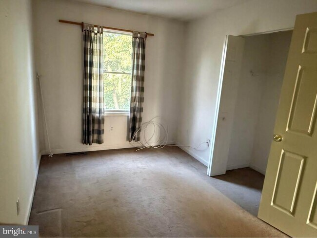 Building Photo - 328 Lincoln Ave