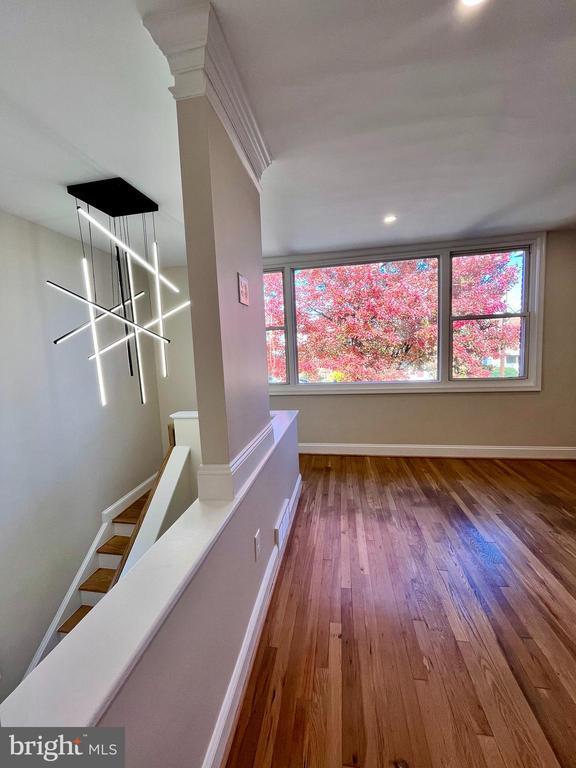 Building Photo - 119 Victor St NE