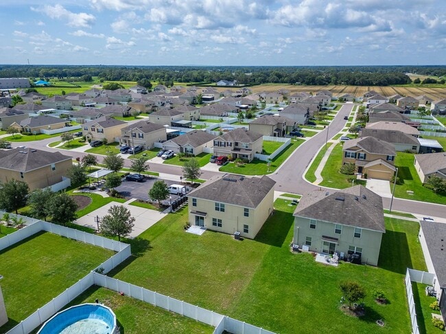 Building Photo - Stunning 5 bed/ 2 bath