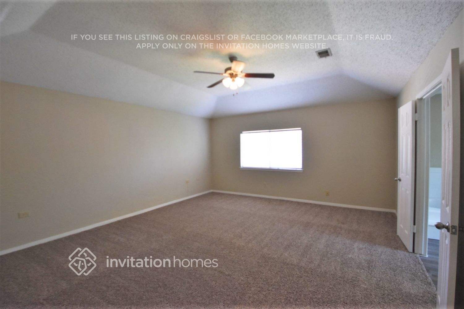 Building Photo - 16011 Sweetwater Creek Dr