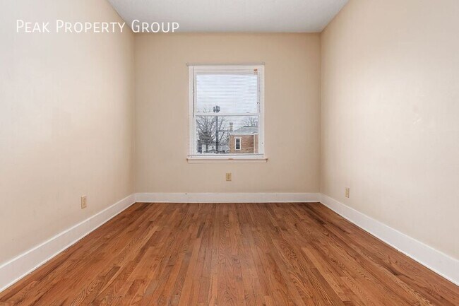 Building Photo - 1369-1371 Summit Street-1371 Summit Street