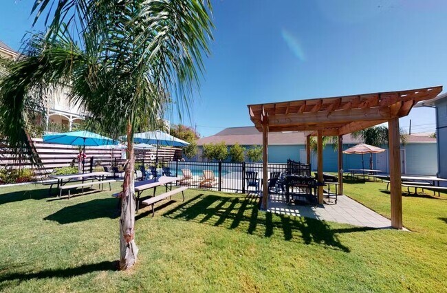 Building Photo - 1822 25th St