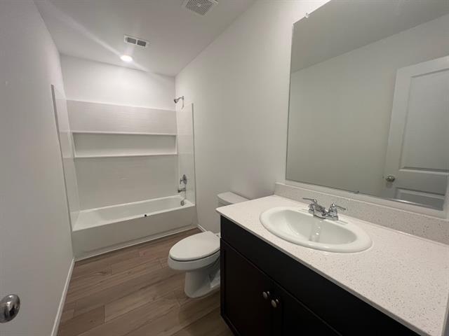 Building Photo - 2701 Rialto Dr