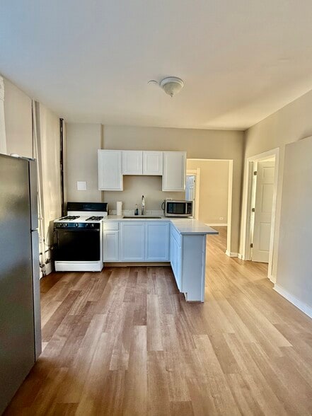 Building Photo - 1529 W 18th St