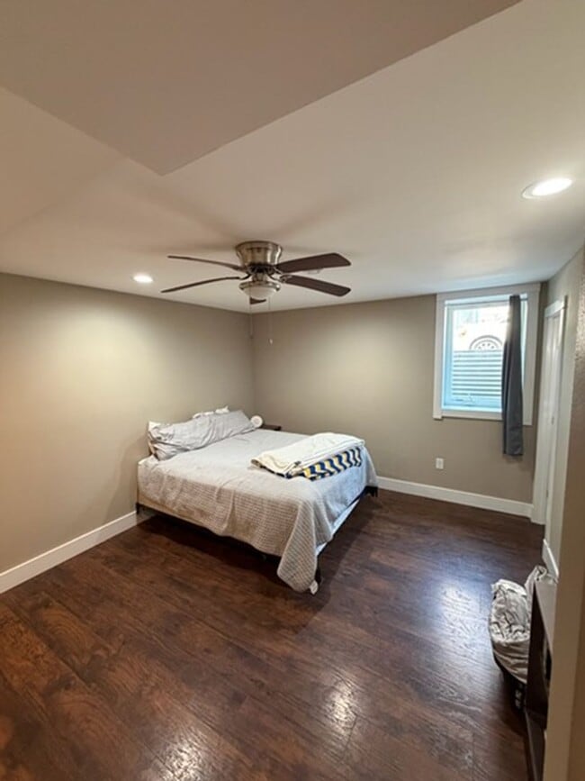 Building Photo - 2 Bedroom Apartment Near DTSF