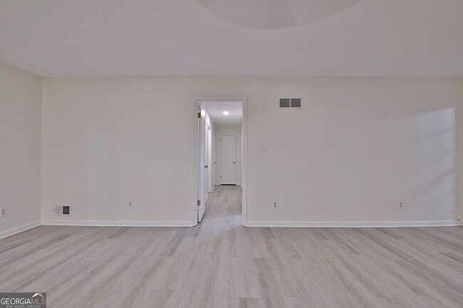 Building Photo - 716 Ebenezer Rd