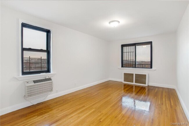 Building Photo - 411 Bronx River Rd