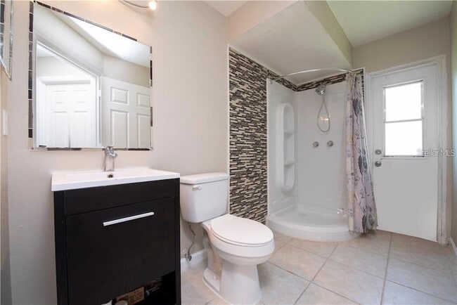 Building Photo - 662 Sterling Dr