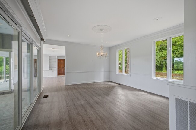Building Photo - 5612 Stanford Ct
